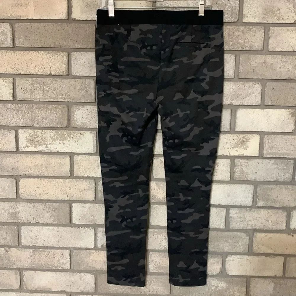 3for$20 pants medium - Picture 3 of 4